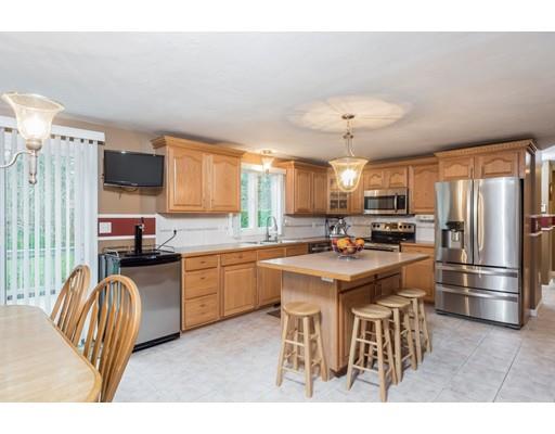 8 Cody Ln, Raynham, MA 02767 photo 9