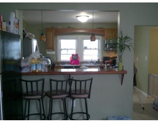 17 Arlington St, Everett, MA 02149 photo 4