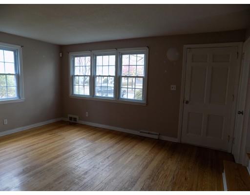 35 Burnside Ter, Springfield, MA 01118 photo 2
