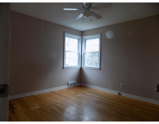 35 Burnside Ter, Springfield, MA 01118 photo 8