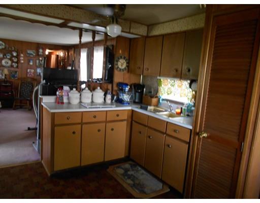 35 Spring St, Orange, MA 01364 photo 4