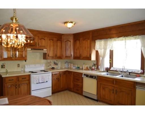 35 Villa Ln, Chicopee, MA 01013 photo 9