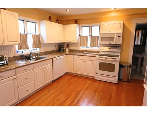 39 West St, Marblehead, MA 01945 photo 4