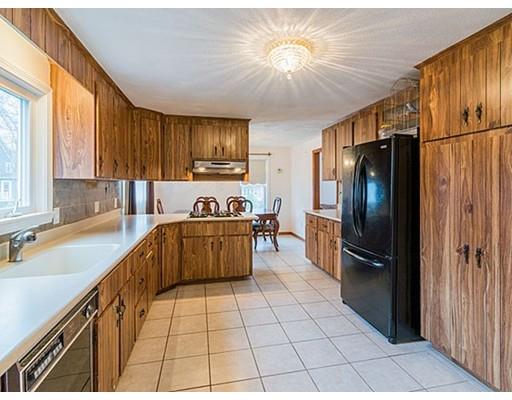256 Vincent Rd, Dedham, MA 02026 photo 3