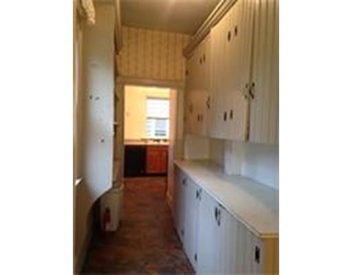 51 Avon Pl, Springfield, MA 01105 photo 12