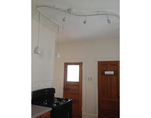 51 Avon Pl, Springfield, MA 01105 photo 11