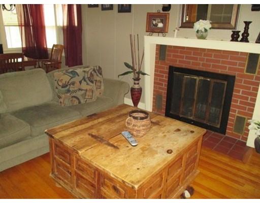 33 Manning St, Chicopee, MA 01020 photo 4