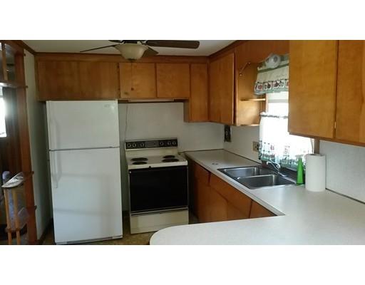 65 Timber Ln, Springfield, MA 01119 photo 9