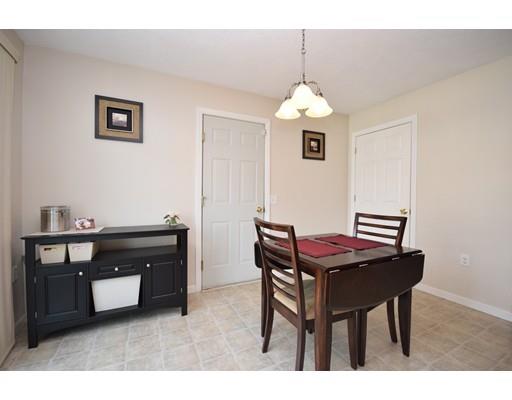 142 Benz St, Springfield, MA 01118 photo 4