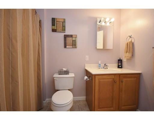 142 Benz St, Springfield, MA 01118 photo 8