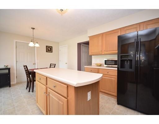 142 Benz St, Springfield, MA 01118 photo 13