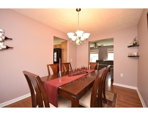 142 Benz St, Springfield, MA 01118 photo 17