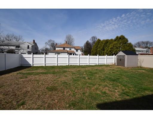 142 Benz St, Springfield, MA 01118 photo 2