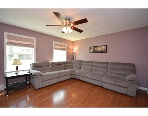 142 Benz St, Springfield, MA 01118 photo 6