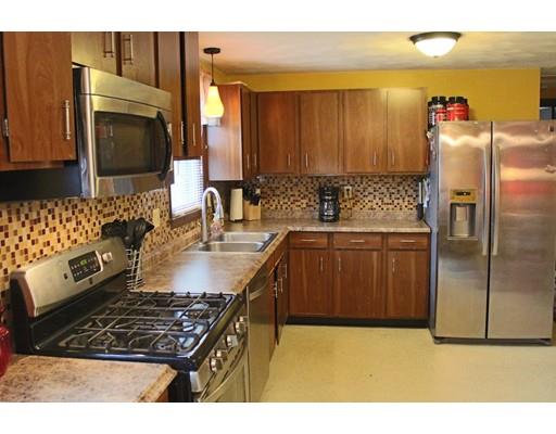 5 Butternut Cir, Springfield, MA 01128 photo 5
