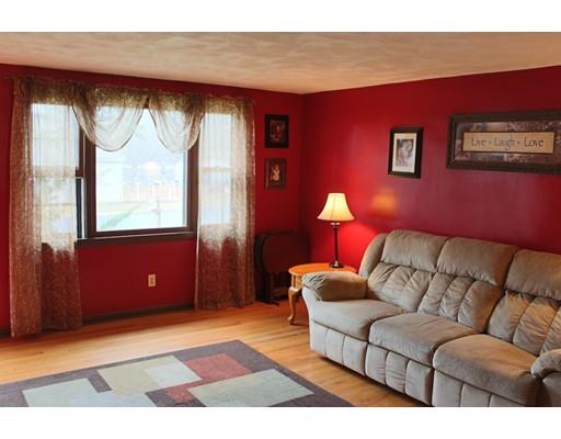 5 Butternut Cir, Springfield, MA 01128 photo 7