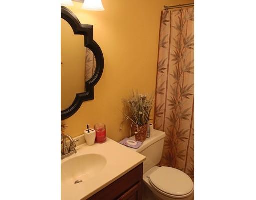 5 Butternut Cir, Springfield, MA 01128 photo 16