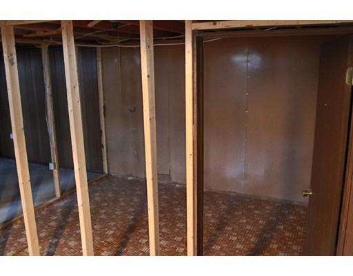 5 Butternut Cir, Springfield, MA 01128 photo 19