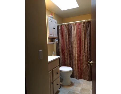 106 Berard Cir, Springfield, MA 01128 photo 9