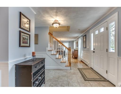 19 Treetops Ln, Danvers, MA 01923 photo 2