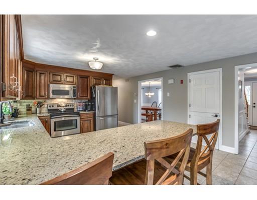 19 Treetops Ln, Danvers, MA 01923 photo 9