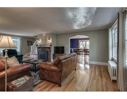 18 Maple St, Marblehead, MA 01945 photo 3