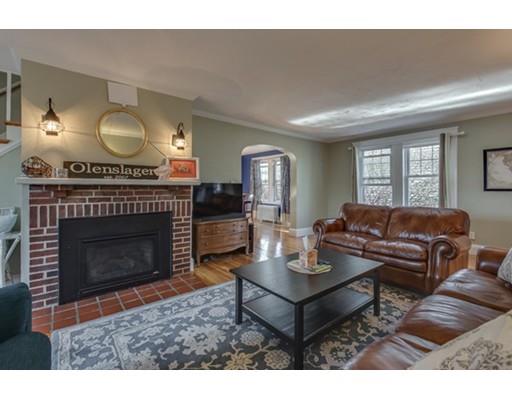 18 Maple St, Marblehead, MA 01945 photo 8