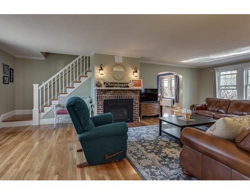 18 Maple St, Marblehead, MA 01945 photo 7