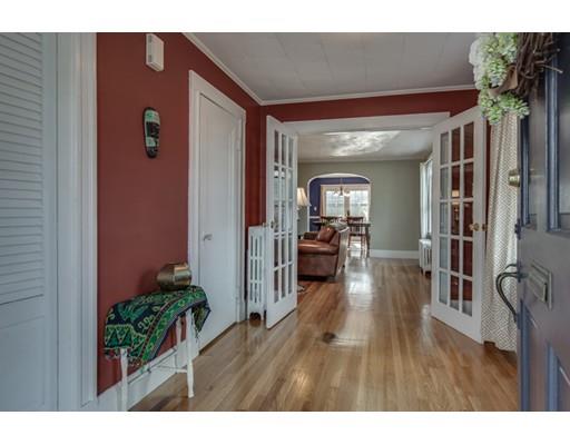 18 Maple St, Marblehead, MA 01945 photo 2