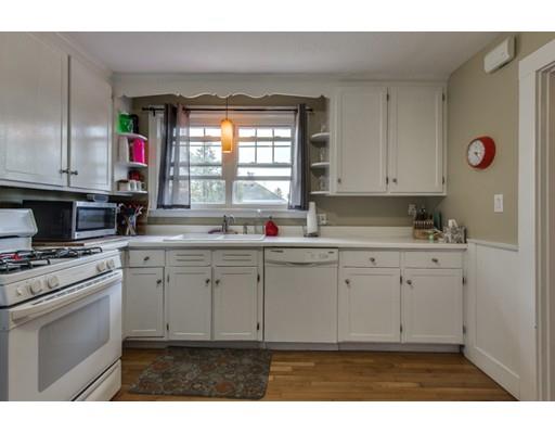 18 Maple St, Marblehead, MA 01945 photo 14