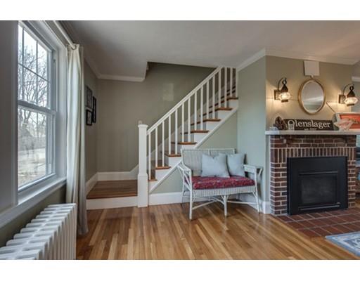 18 Maple St, Marblehead, MA 01945 photo 9