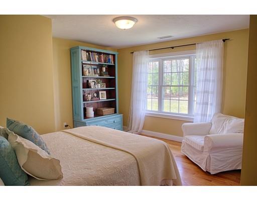 29 Oak Ledge Cir, Rowley, MA 01969 photo 18