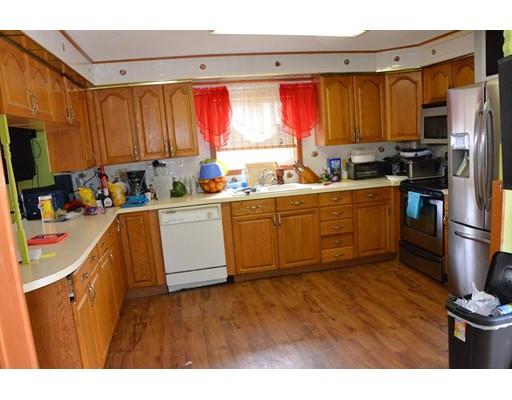 4 Kempton Ct, Lawrence, MA 01841 photo 3