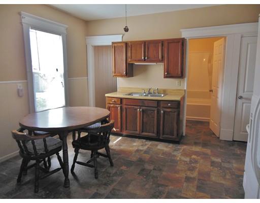 85 Clayton St, Springfield, MA 01107 photo 9