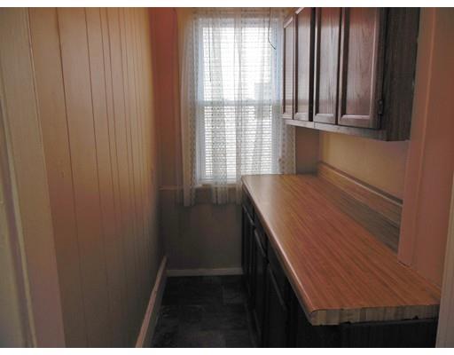 85 Clayton St, Springfield, MA 01107 photo 12
