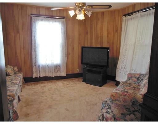 85 Clayton St, Springfield, MA 01107 photo 6
