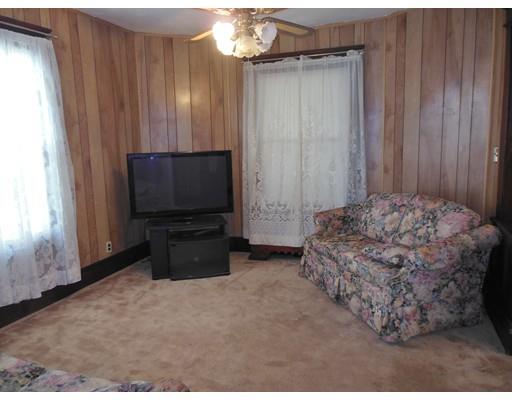 85 Clayton St, Springfield, MA 01107 photo 8