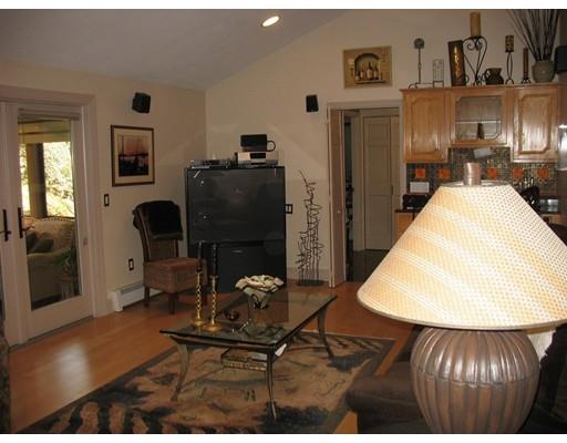 97 Barry Rd, Worcester, MA 01609 photo 12