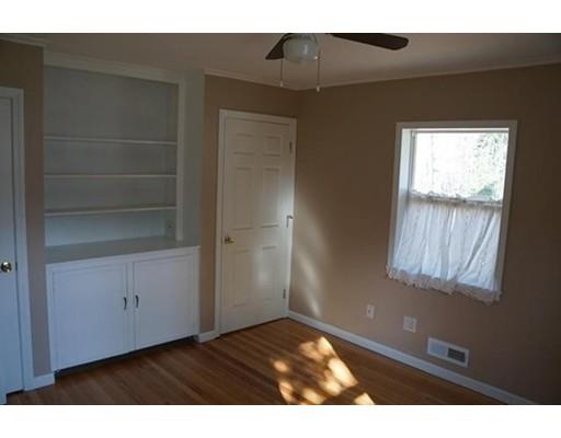 26 E Green St, Easthampton, MA 01027 photo 4