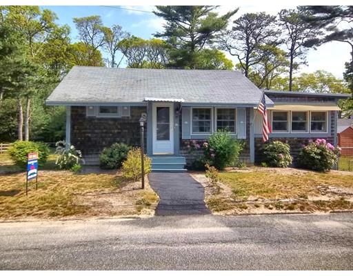 35 Algonquin St, Buzzards Bay, MA 02532 photo 1