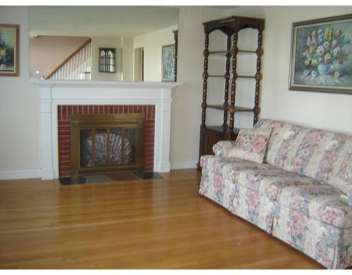 18 Louise St, Canton, MA 02021 photo 4