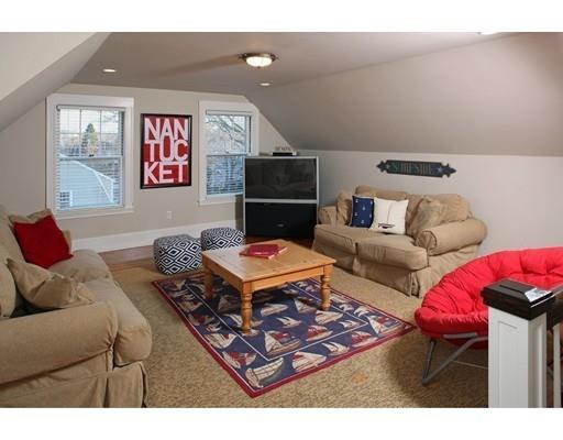 33 Thompson Ave, Hingham, MA 02043 photo 12
