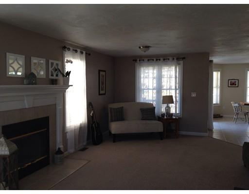 52 Honeysuckle, Worcester, MA 01607 photo 4