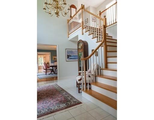 2 Doeskin Dr, Framingham, MA 01701 photo 4