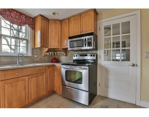 5 Martha Dr, Derry, NH 03038 photo 9