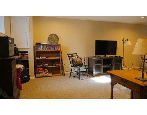 25 Skye Line Dr, Sutton, MA 01590 photo 9
