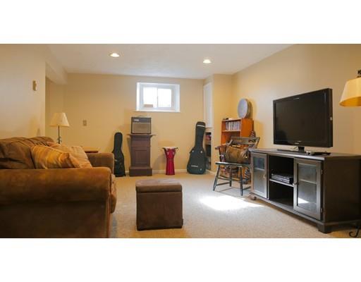 25 Skye Line Dr, Sutton, MA 01590 photo 8