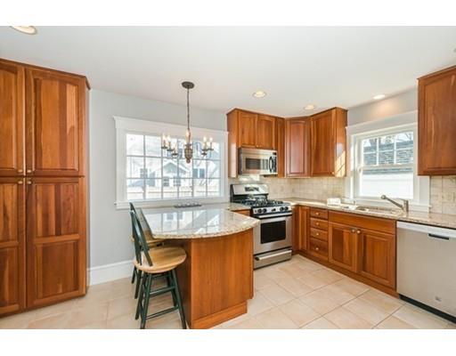 21 Humphrey St, Marblehead, MA 01945 photo 4
