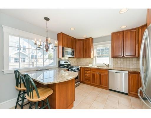 21 Humphrey St, Marblehead, MA 01945 photo 5