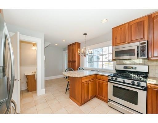 21 Humphrey St, Marblehead, MA 01945 photo 6